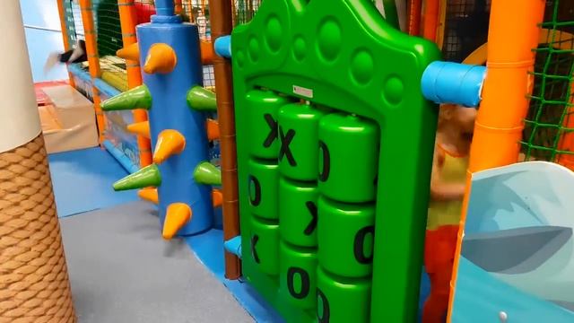 Alena's birthday! Alena and Pasha play fun with magic playhouse family fun for kids HD Vlad IRL смотреть онлайн