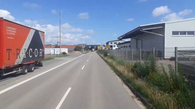 Еду через поля на 18т машине, стройматериалы, пейзажи, посёлки Часть 1. Дальнобой по Европе смотреть онлайн