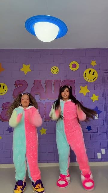 ADOLETA - Kysha e Mine Querida смотреть онлайн