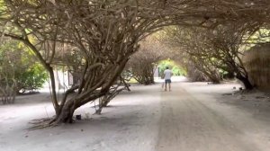 Adaaran Select Meedhupparu. Обзор территории.