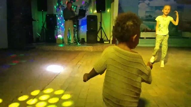 Маркус - Танцор от Бога.Сочи 2017г. смотреть онлайн