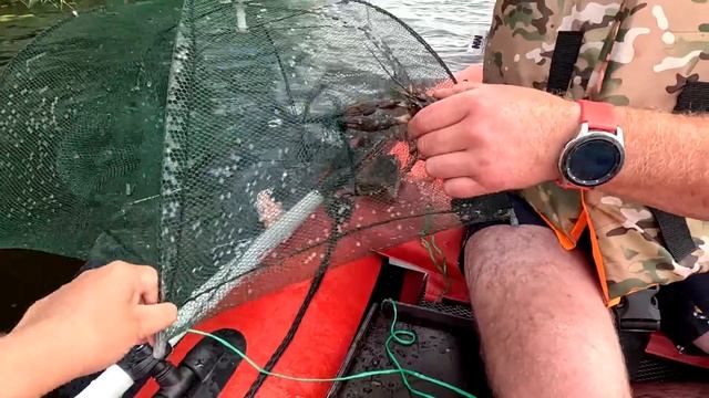 Выходные на природе 🌲, ловля раков и рыбалка и просто отличный отдых на берегу лесного озера. смотреть онлайн