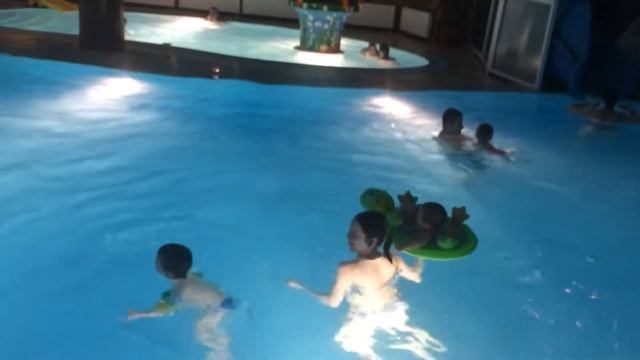 Федя и Нися в бассейне смотреть онлайн