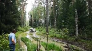 Уаз в грязи на 33 сафарях