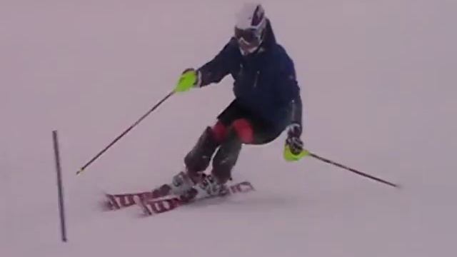 Школа горнолыжного спорта Л.Тягачева 23.10/2010г. смотреть онлайн