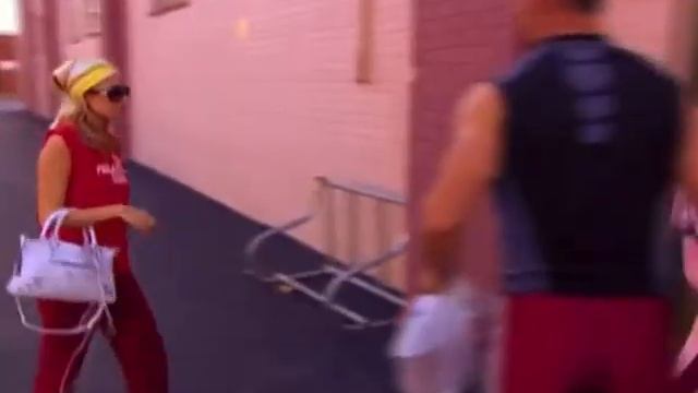 Простая Жизнь Пэрис Хилтон 3 сезон 5 серия смотреть онлайн