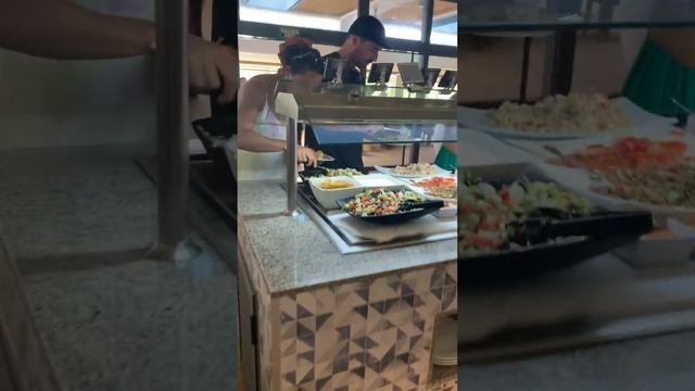 Riu Palace Punta Cana lunch. Wow- is that it? Обед Риу Палас Пунта Кана и это всё? смотреть онлайн