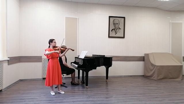 Софья Бурцева, преподаватель Бурцева Гузаль Иминжановна юниор I (11-14 лет) смотреть онлайн