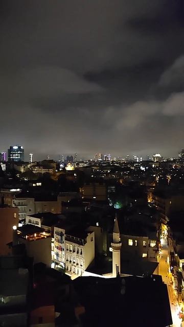 Галатская башня. Вид на  Ночной Стамбул незабываем!
