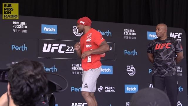 UFC 221: Yoel Romero Teaches Salsa Dancing at Open Workouts! смотреть онлайн