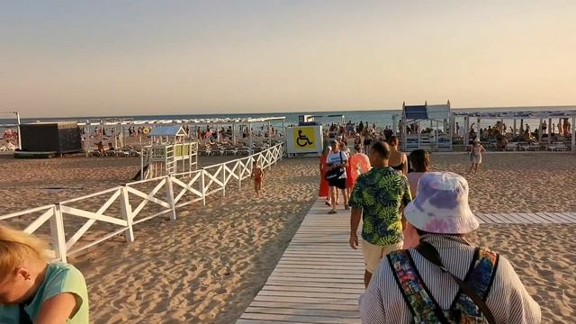 #Анапа. Пляж Кавказ в Анапе и ласковое вечернее море 19 июля 2024. смотреть онлайн