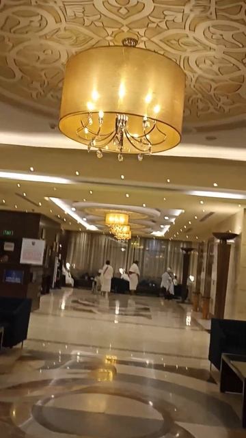 МЕККА. ВНУТРИ ГОСТИНИЦЫ С ЧАСАМИ смотреть онлайн