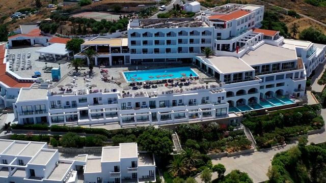 Рекламный обзор отеля Sea Side Resort с высоты птичьего полета / Above hotel Sea Side Resort, Crete