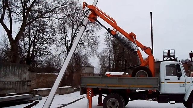 Бурильно-крановая машина БКМ-3У. Поднятие опоры