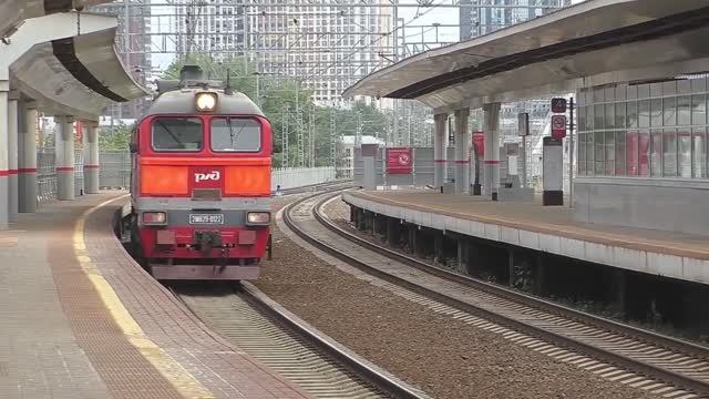 Тепловоз 2М62У-0122 (ТЧЭ-36) следует резервом.