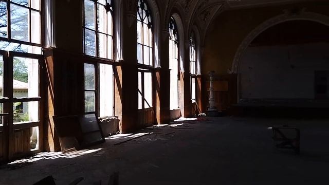 Самые помпезные заброшки советского союза. Любимый Сталинский курорт Тсхалтубо, отель Шахтер. смотреть онлайн