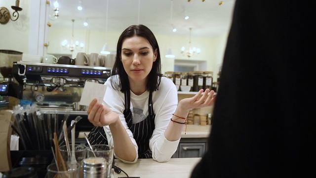 не судите людей, иногда они совершают ошибки не по злому умыслу#кофейня#социальный смотреть онлайн