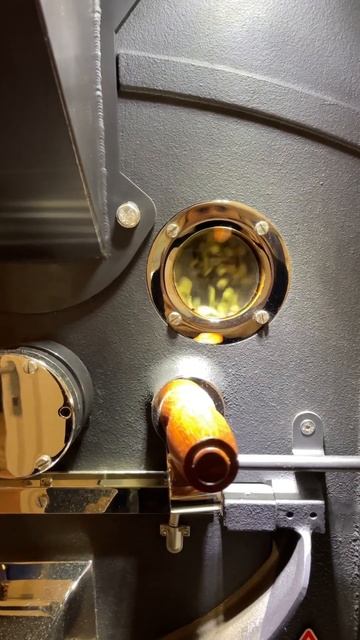 Обжарка кофе на топовом ростере Giessen! Компания Coffee Caster💙
