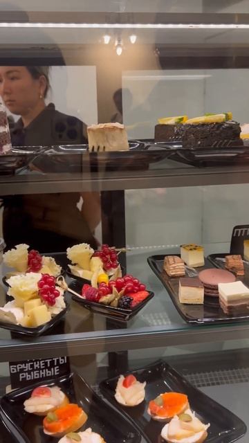 Театральный буфет 🥂🧁🎭 #youtubeshorts #театр #опера #оперныйтеатр #shortviral смотреть онлайн