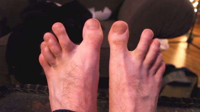 straight sweaty male feet - size 12 (HD) смотреть онлайн