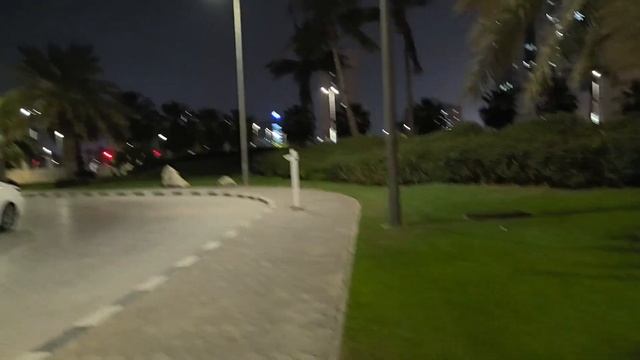 Прогулка по вечернему городу. Рас Аль Хайма. Объеденённые Арабские Эмираты. 9.08.2024 смотреть онлайн