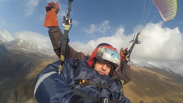 047807 1 д gudauri paragliding полет гудаури skyatlantida com بالمظلات، جورجيا بالمظلات смотреть онлайн