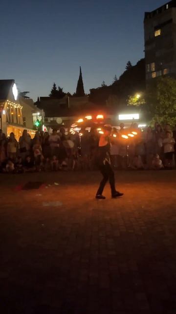 ЛАЗАРЕВСКОЕ / Бары и рестораны / Еда и напитки / Развлечения и Шоу #travel #summer #blacksea смотреть онлайн