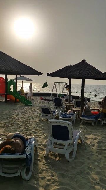 пляж Ramada by Wyndham Beach hotel Ajman смотреть онлайн