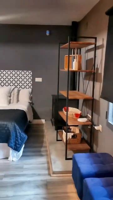 Этот отель находится в скале, поэтому одна стена вот такая 💙🫣 #shorts @lavideali смотреть онлайн