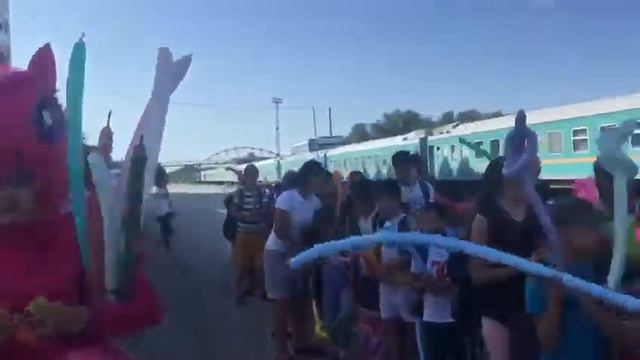 200 детей из города Арысь прибыли на отдых в Актобе смотреть онлайн