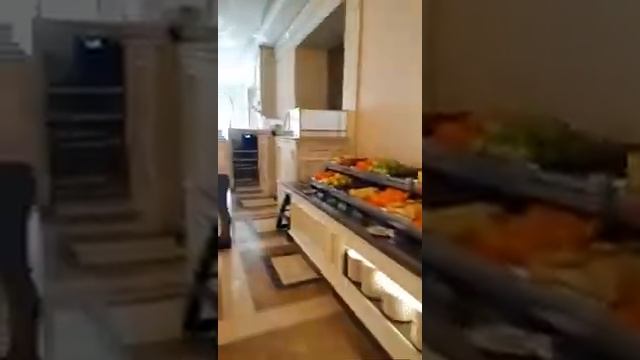 Азамат делает обзор ресторана в Mardan Palace смотреть онлайн