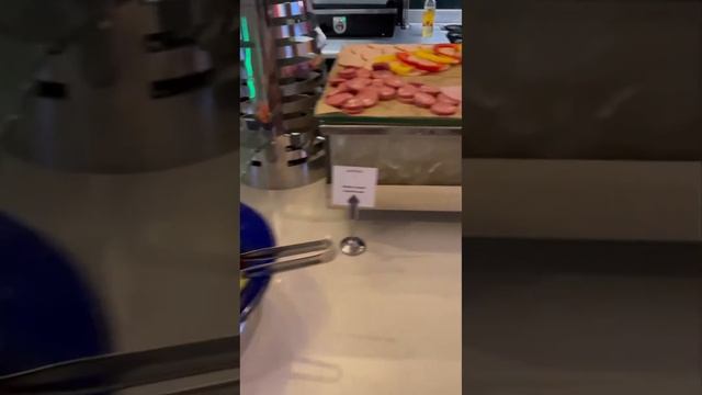 Завтрак «шведский стол» в Novotel hotels&resorts 👏👍🔥 смотреть онлайн