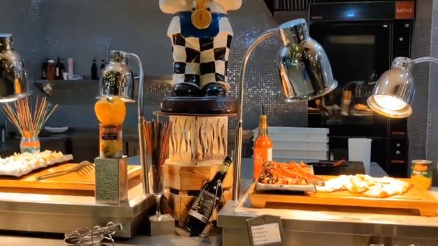 Royal Seginus! Обед! Чем кормят??? смотреть онлайн