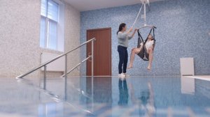 Применение потолочной подъёмной системы БМ-04 для пациентов в бассейне