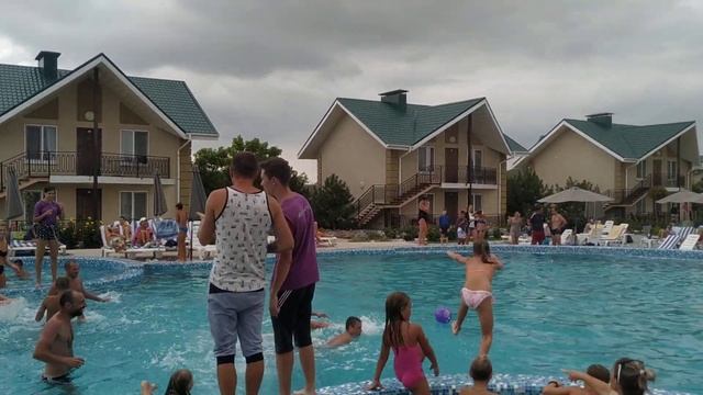 Пансионат Экспресс. Акваэробика.18.08.19. смотреть онлайн