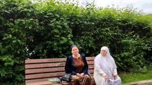 ХАР ГАХЕ ГИРАД ХУМОРИ МОДАРАМ, ХОХАРИ ЧОН ХОНАИ ТУ МЕРАВАМ...