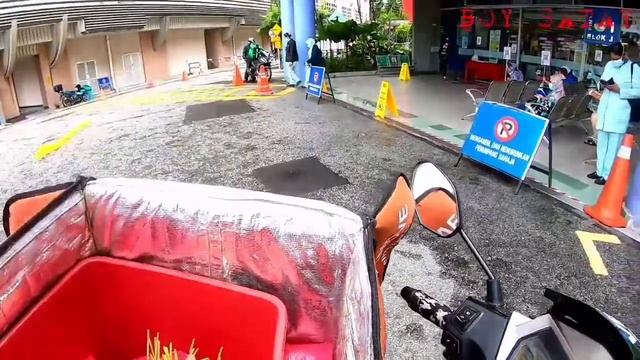 HANTAR SATAY PANAS2 DEKAT HOSPITAL!!