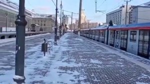 Метро поезд (Москва) на Киевском вокзале.