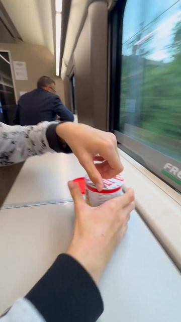 Первый раз в вагоне ресторан, заказываем блюдо 😂😂😂 смотреть онлайн