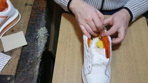 Проблема многих! Проносились пятки на кроссовок! Показываю как это исправить!