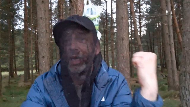 WILD CAMPING in CHARITY shop tent | exploring ABANDONED HAUNTED village | Trustfire mini x3 review смотреть онлайн