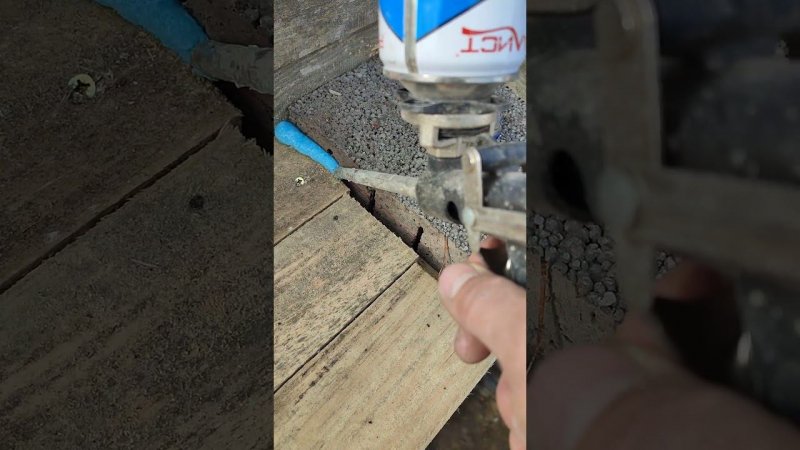 Клей-пена монтажная/ Строительство #стройка #construction #tools