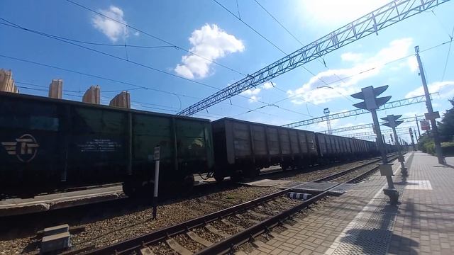 эксклюзив//2эс5-004 с грузовым поездом по станции Староминская Тимашевская