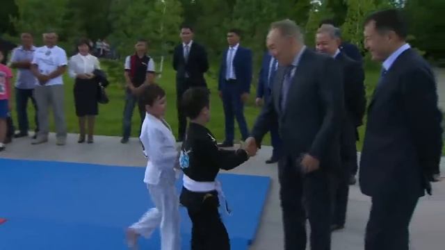 Глава Государства посетил FitnessParkAstana смотреть онлайн