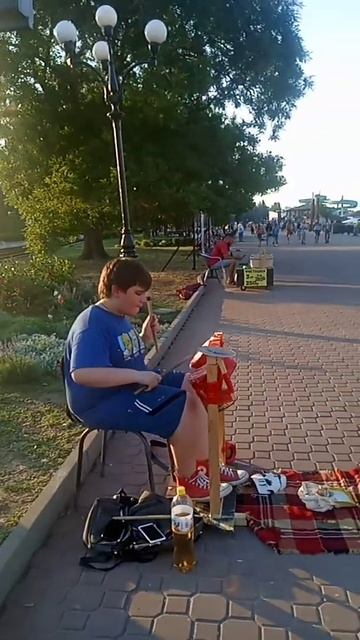 Крымский барабанщик на банках, Феодосия. смотреть онлайн