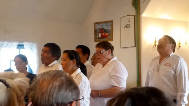 Inuit singing in a small church in Greenland / Chant inuit dans une église au Groenland #1 FHD смотреть онлайн