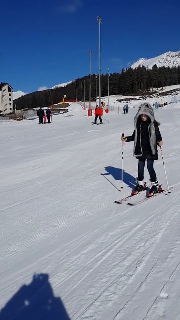 Архыз. 8 марта. Первое катание на лыжах. смотреть онлайн