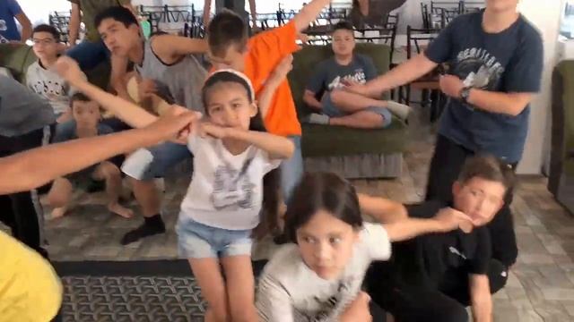 Школа Юного Лидера. Жизнь в лагере. смотреть онлайн