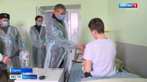 Сотрудники Госавтоинспекции и активисты «Доброй земли» посетили детскую больницу им.Красного Креста