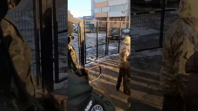 Дружина Екатеринбурга совместно с полицией навела порядок в работе миграционного центра